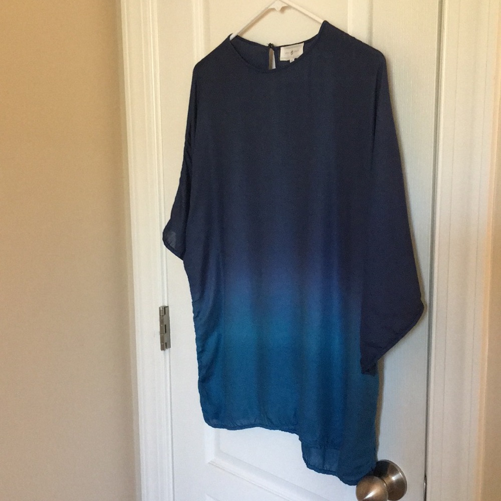 Price firm. Ombré top with keyhole detail on back